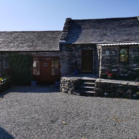 Ty Gwennol Near Gilfach Goch Apartment Llanbedr  Exterior photo