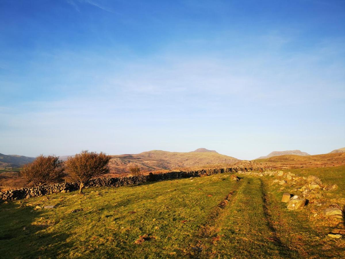 Ty Gwennol Near Gilfach Goch Apartment Llanbedr  Exterior photo