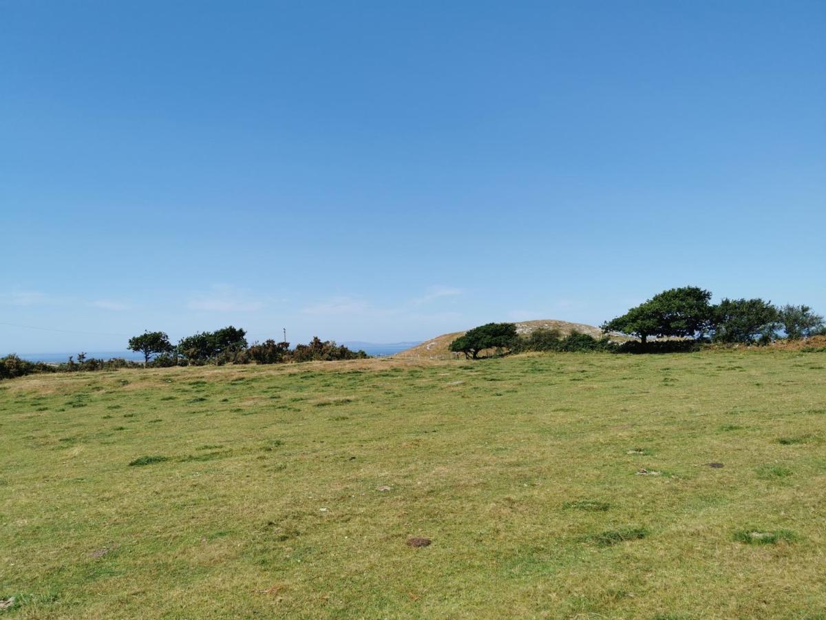 Ty Gwennol Near Gilfach Goch Apartment Llanbedr  Exterior photo